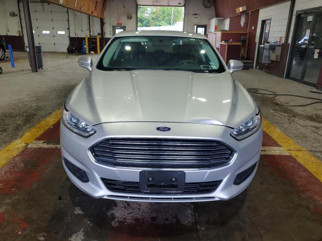 Ford Fusion Se Image 6