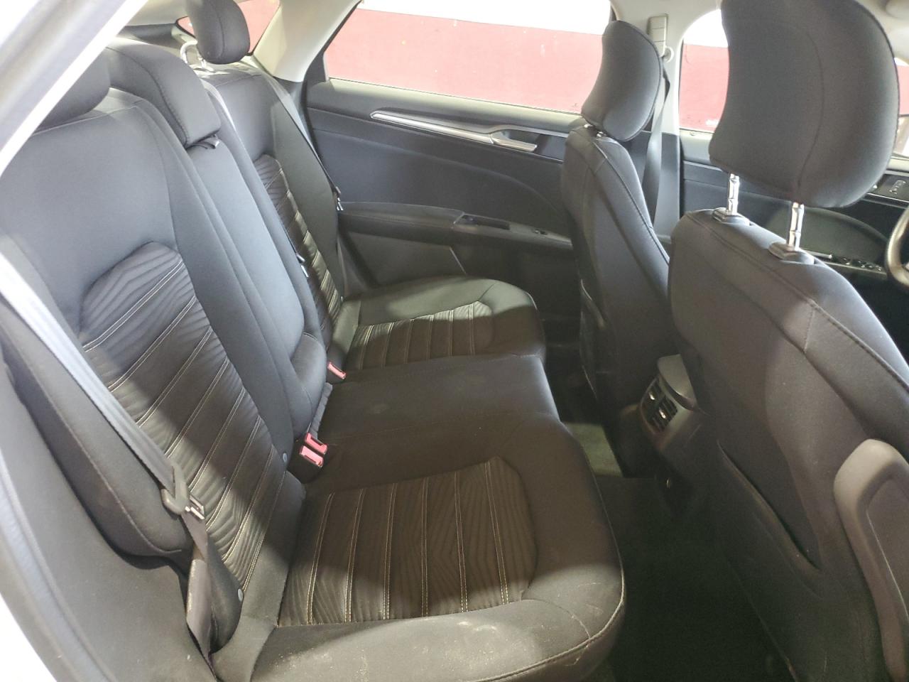 Ford Fusion Se Image 7