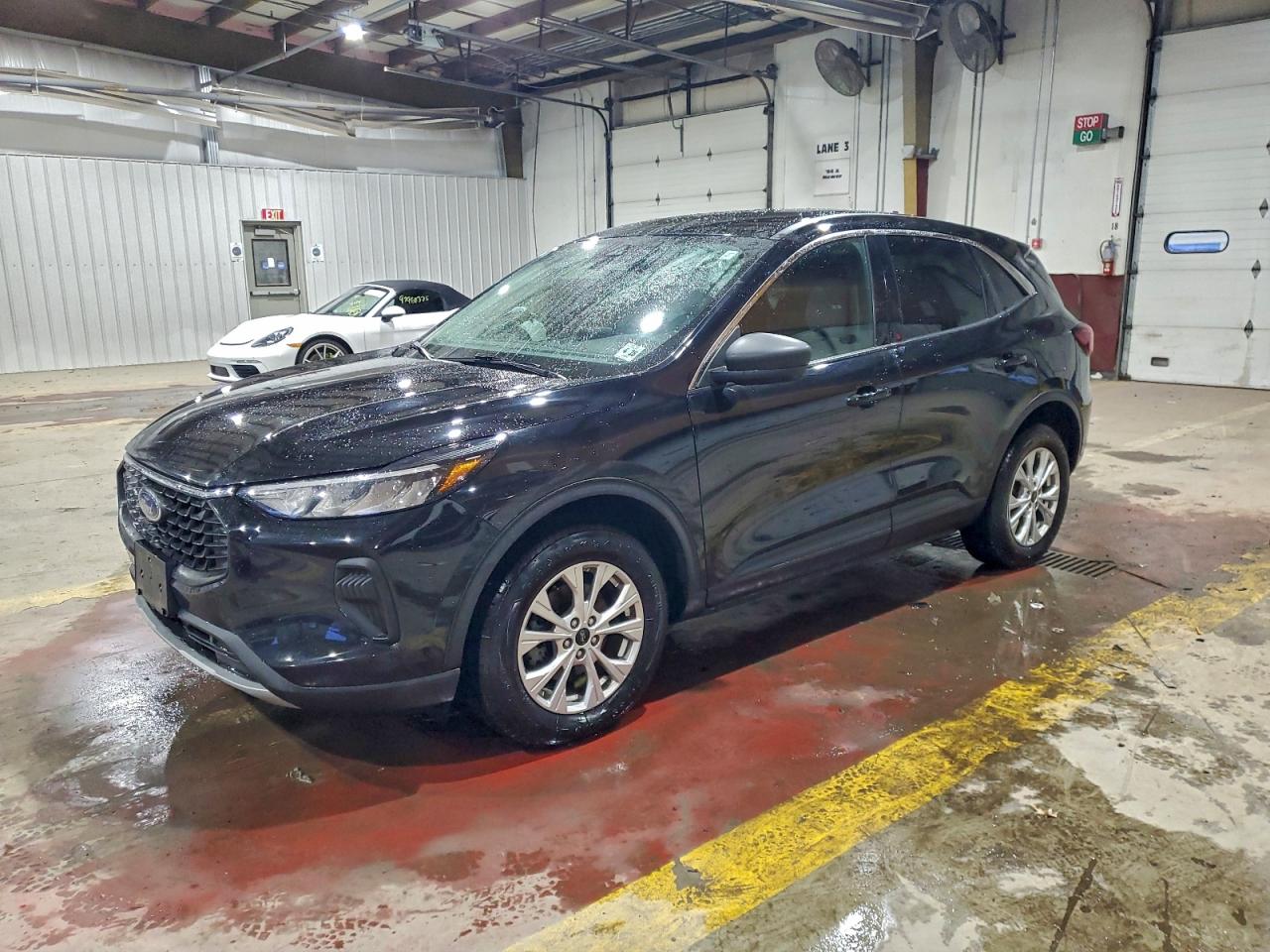 Ford Escape Active Image 1