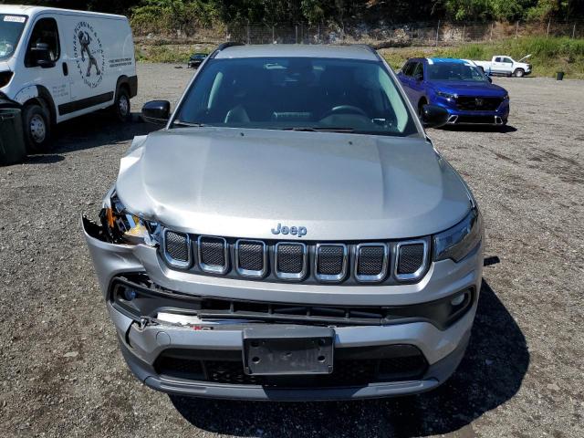 Jeep Compass Latitude Image 8
