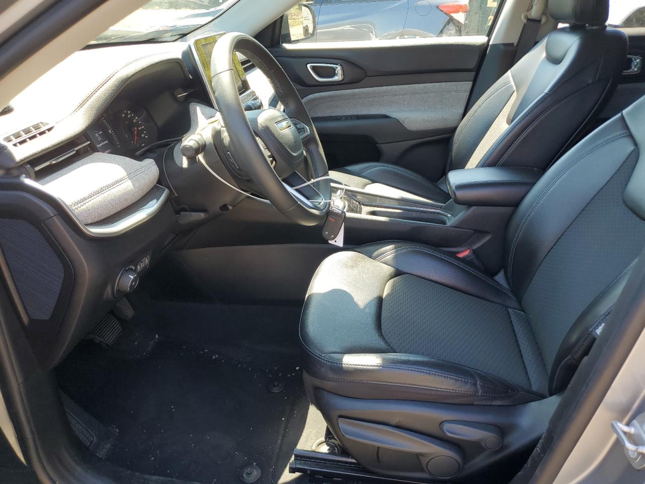 Jeep Compass Latitude Image 9