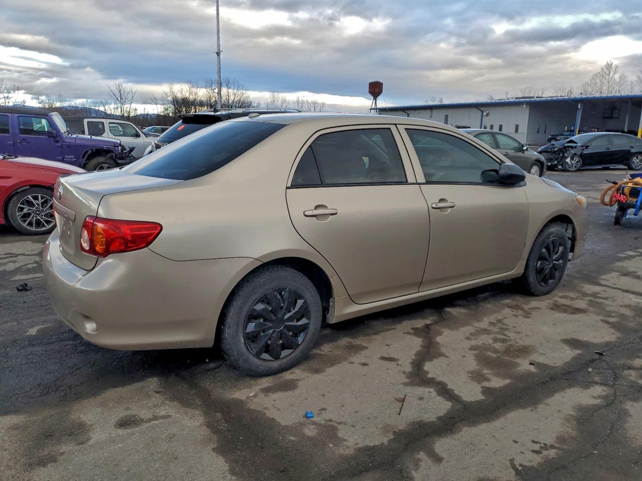 Toyota Corolla Base Image 9