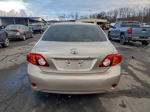 Toyota Corolla Base Image 11