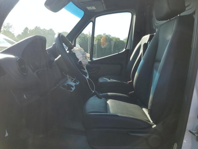 Mercedes-Benz Sprinter 2500 Image 6