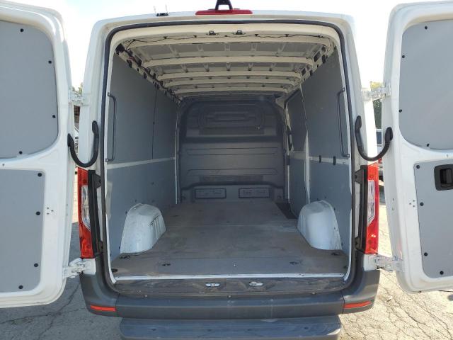 Mercedes-Benz Sprinter 2500 Image 10