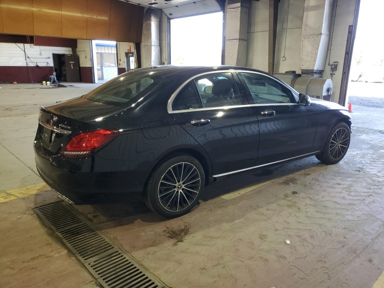 Mercedes-Benz C-Class 300 4matic Image 2