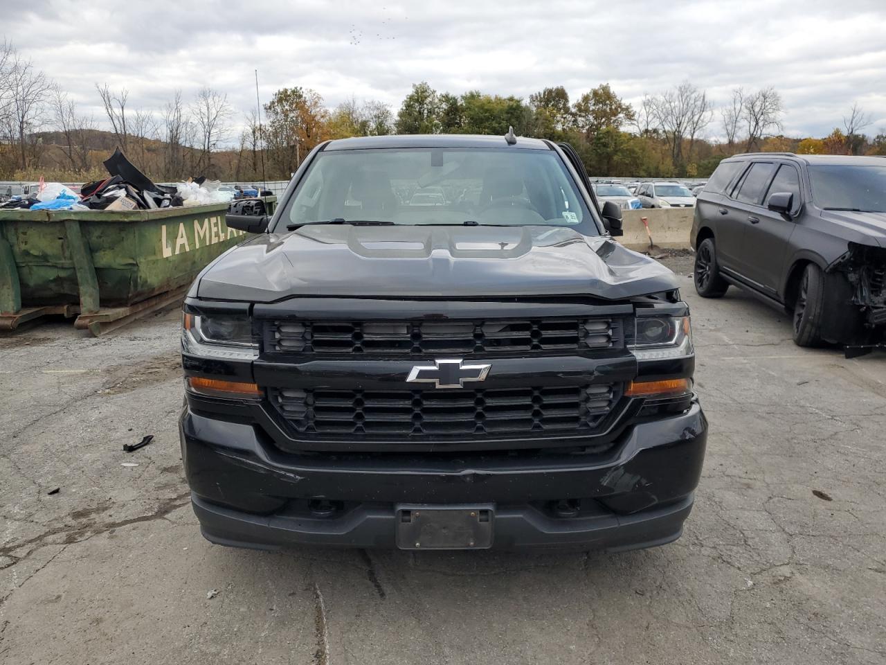 Chevrolet Silverado K1500 Custom Image 6