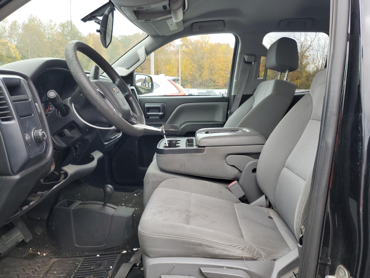 Chevrolet Silverado K1500 Custom Image 3