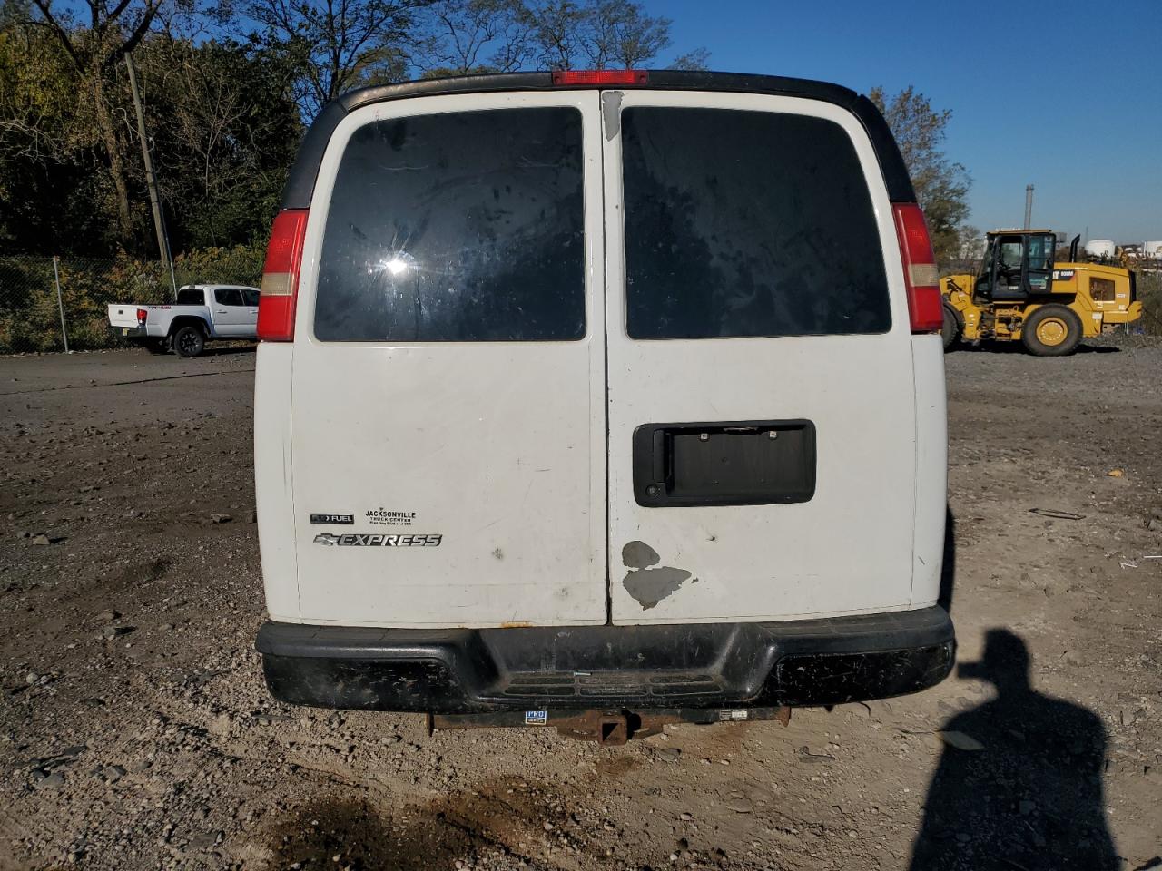 Chevrolet Express Image 3