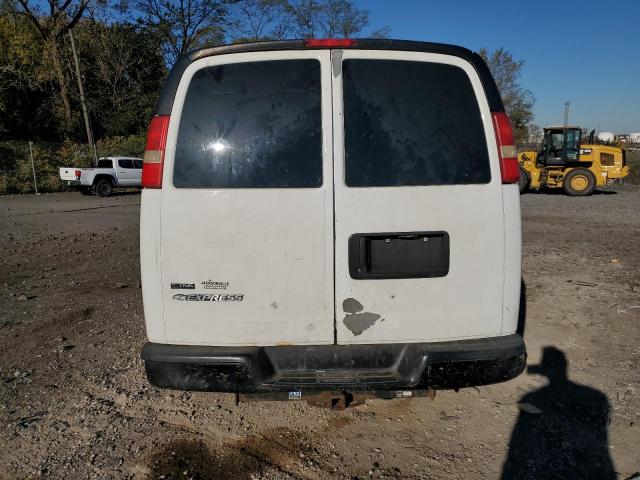 Chevrolet Express Image 3