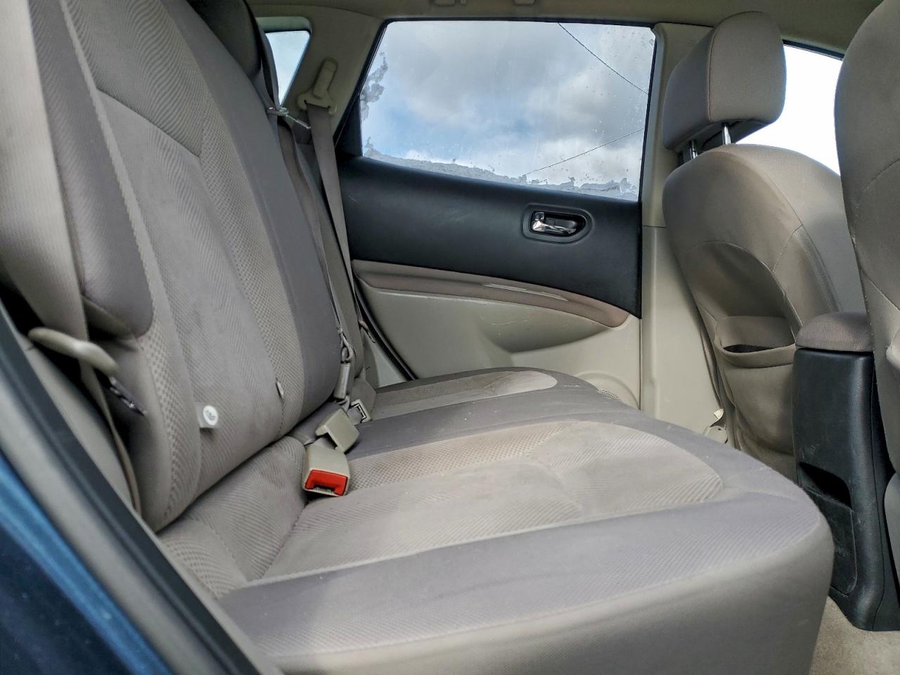 Nissan Rogue S Image 7