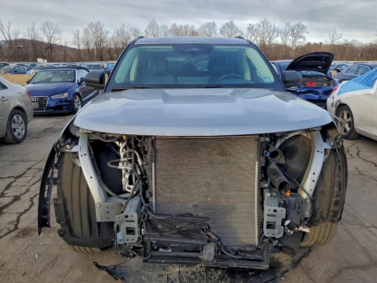 Ford Explorer Active Image 6