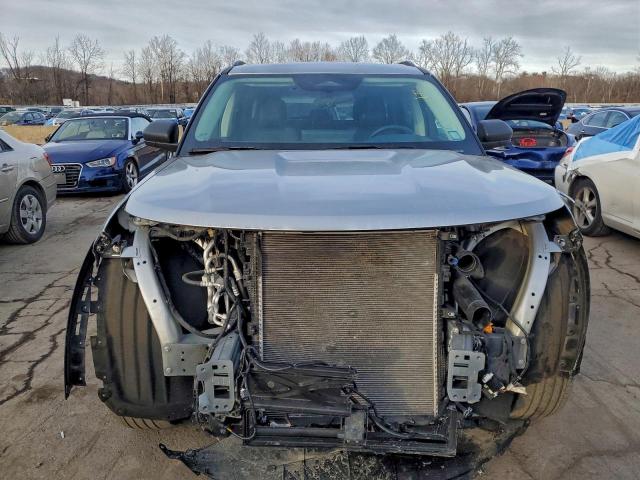 Ford Explorer Active Image 6