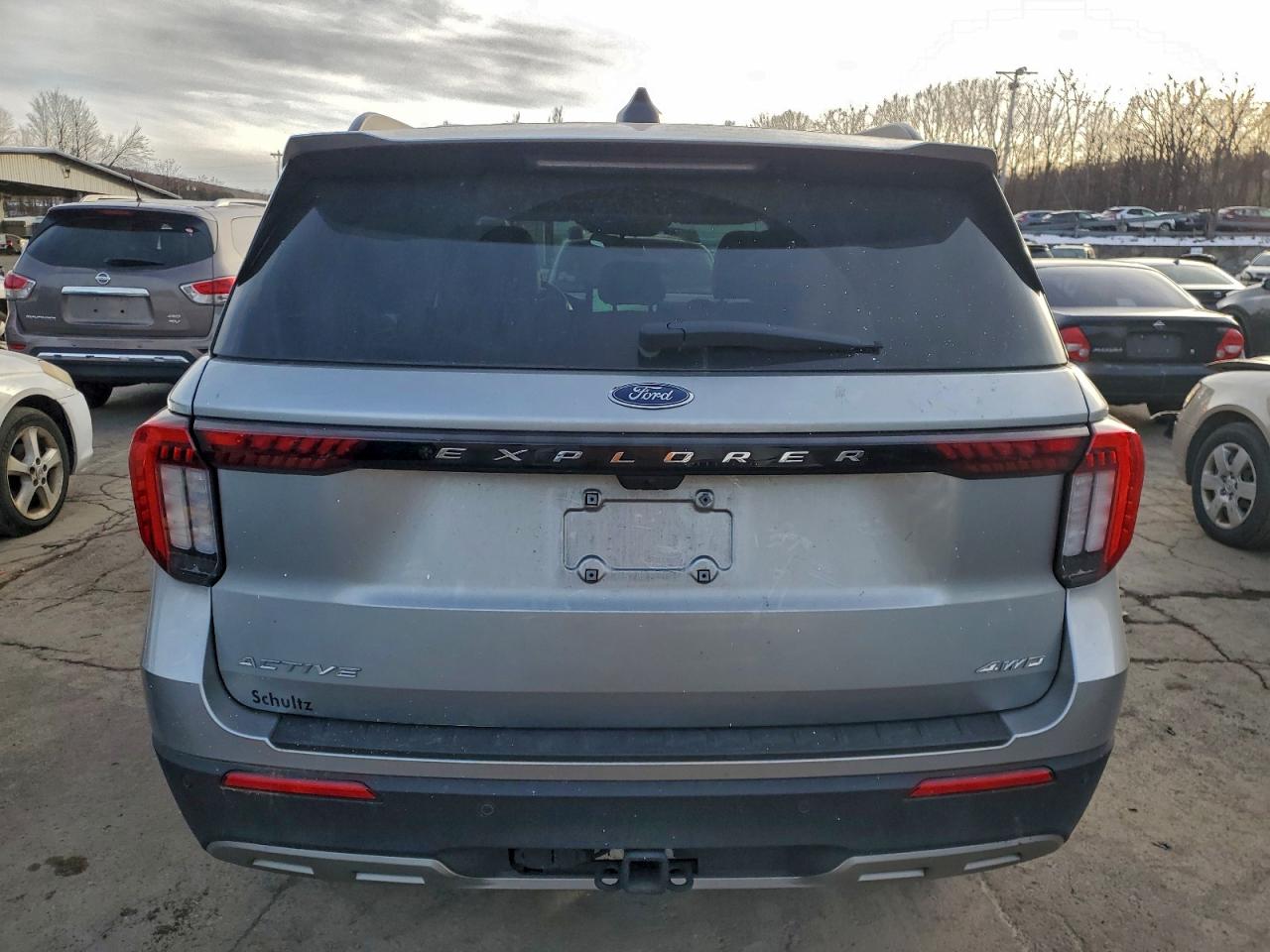 Ford Explorer Active Image 8