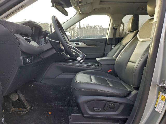 Ford Explorer Active Image 12