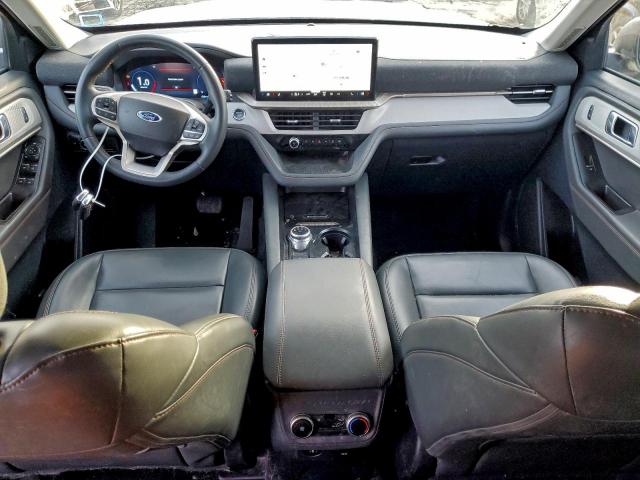 Ford Explorer Active Image 3