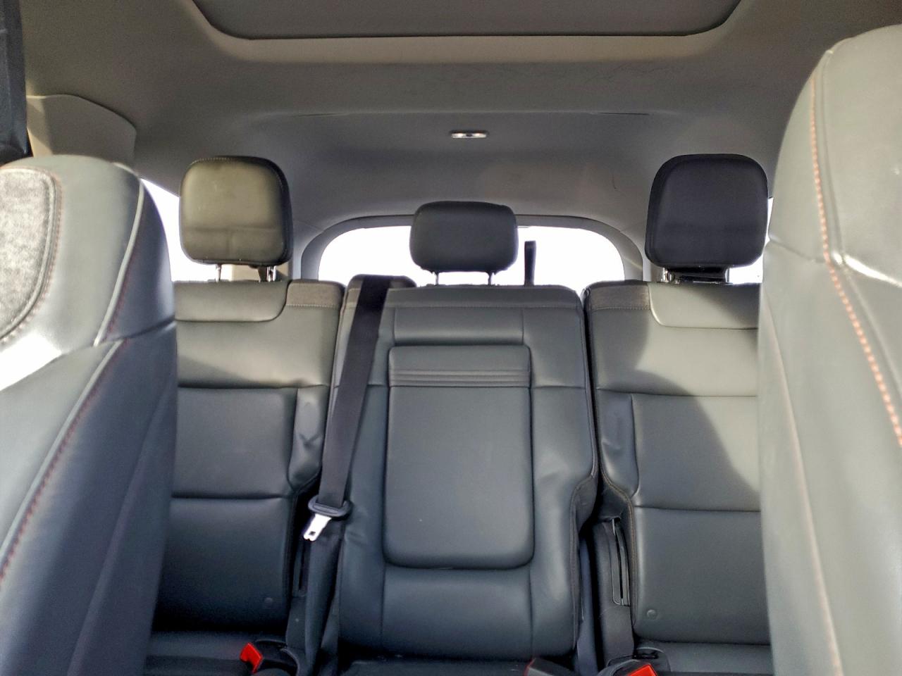 Ford Explorer Active Image 7