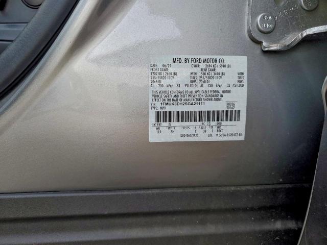 Ford Explorer Active Image 9