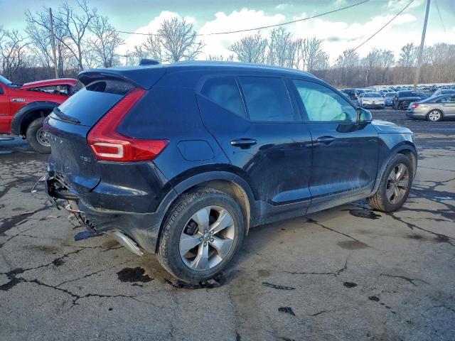 Volvo XC40 T5 Momentum Image 3