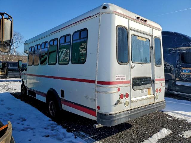 Ford Econoline E450 Super Duty Cutaway Van Image 9
