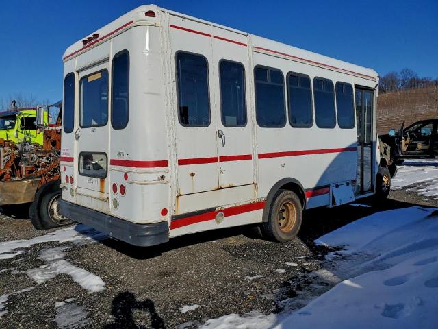 Ford Econoline E450 Super Duty Cutaway Van Image 11