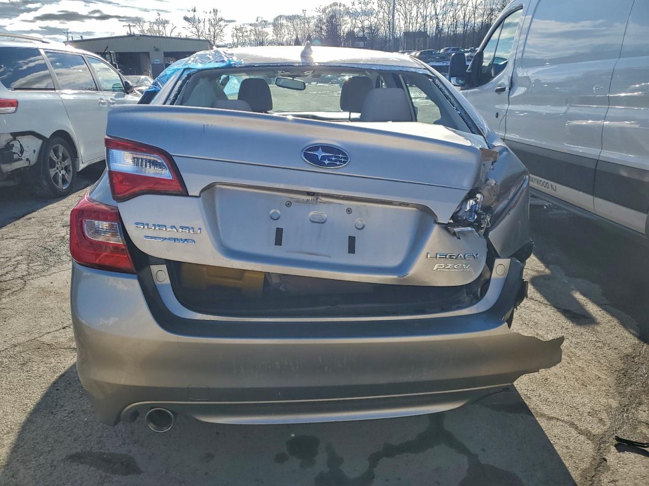 Subaru Legacy 2.5i Limited Image 7