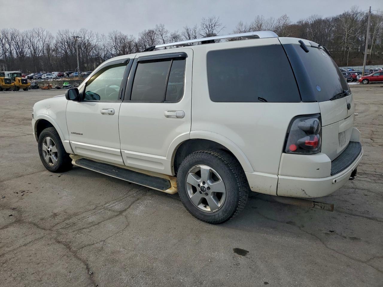 Ford Explorer Limited Image 7