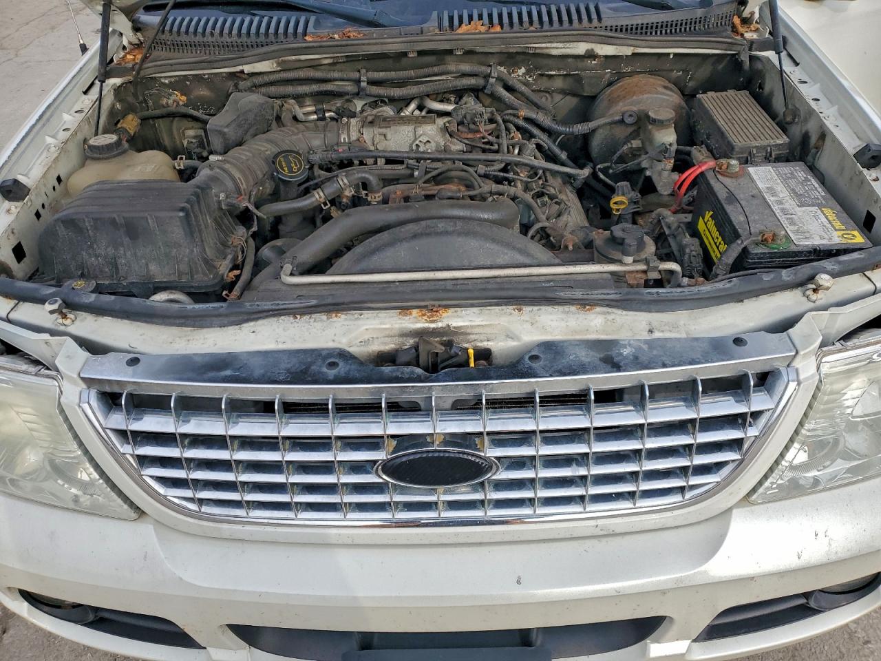 Ford Explorer Limited Image 8