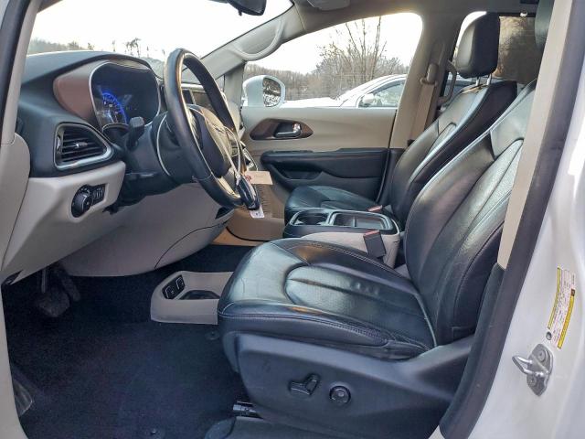 Chrysler Pacifica Touring L Image 11