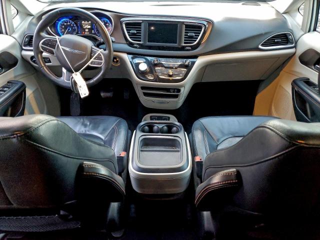 Chrysler Pacifica Touring L Image 8