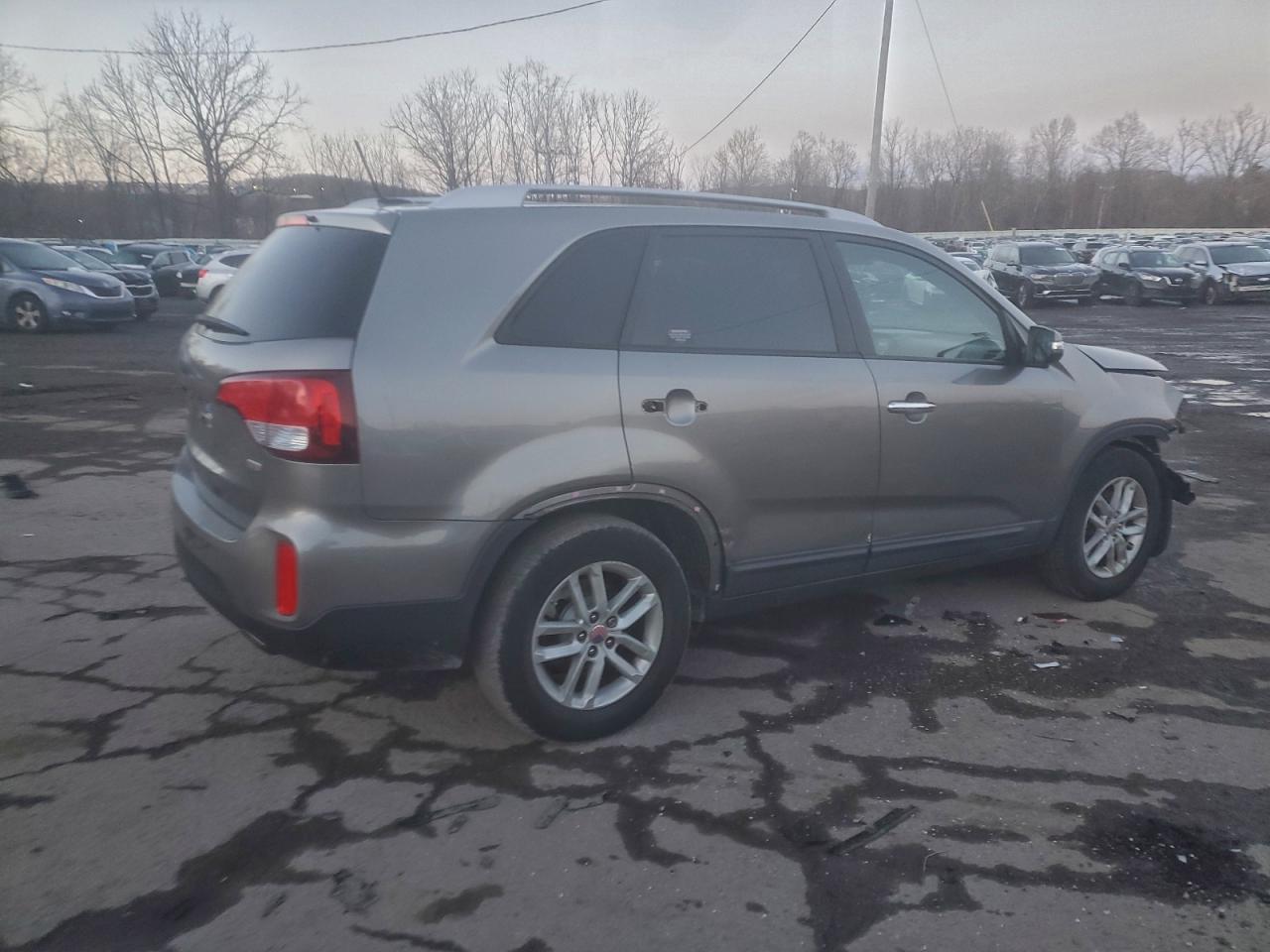 Kia Sorento Lx Image 2