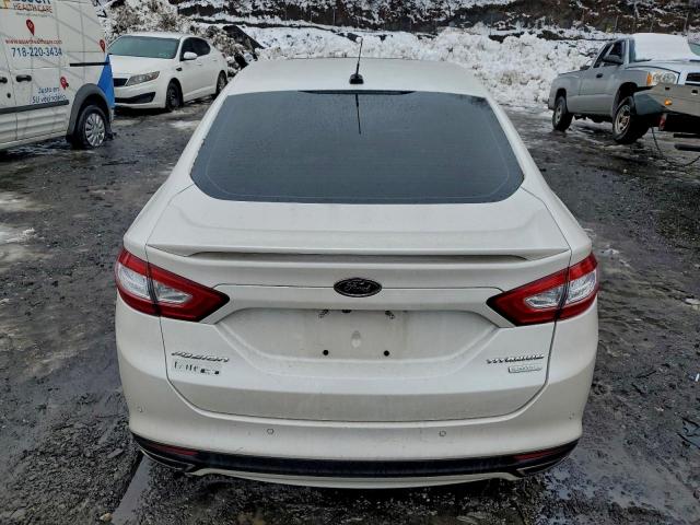 Ford Fusion Titanium Image 4