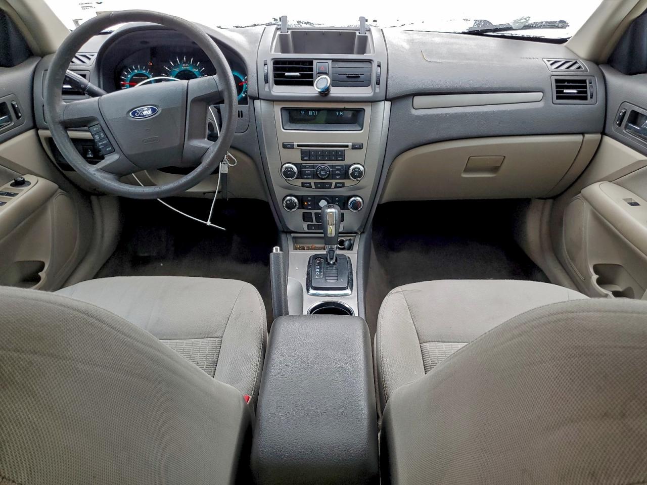 Ford Fusion S Image 2