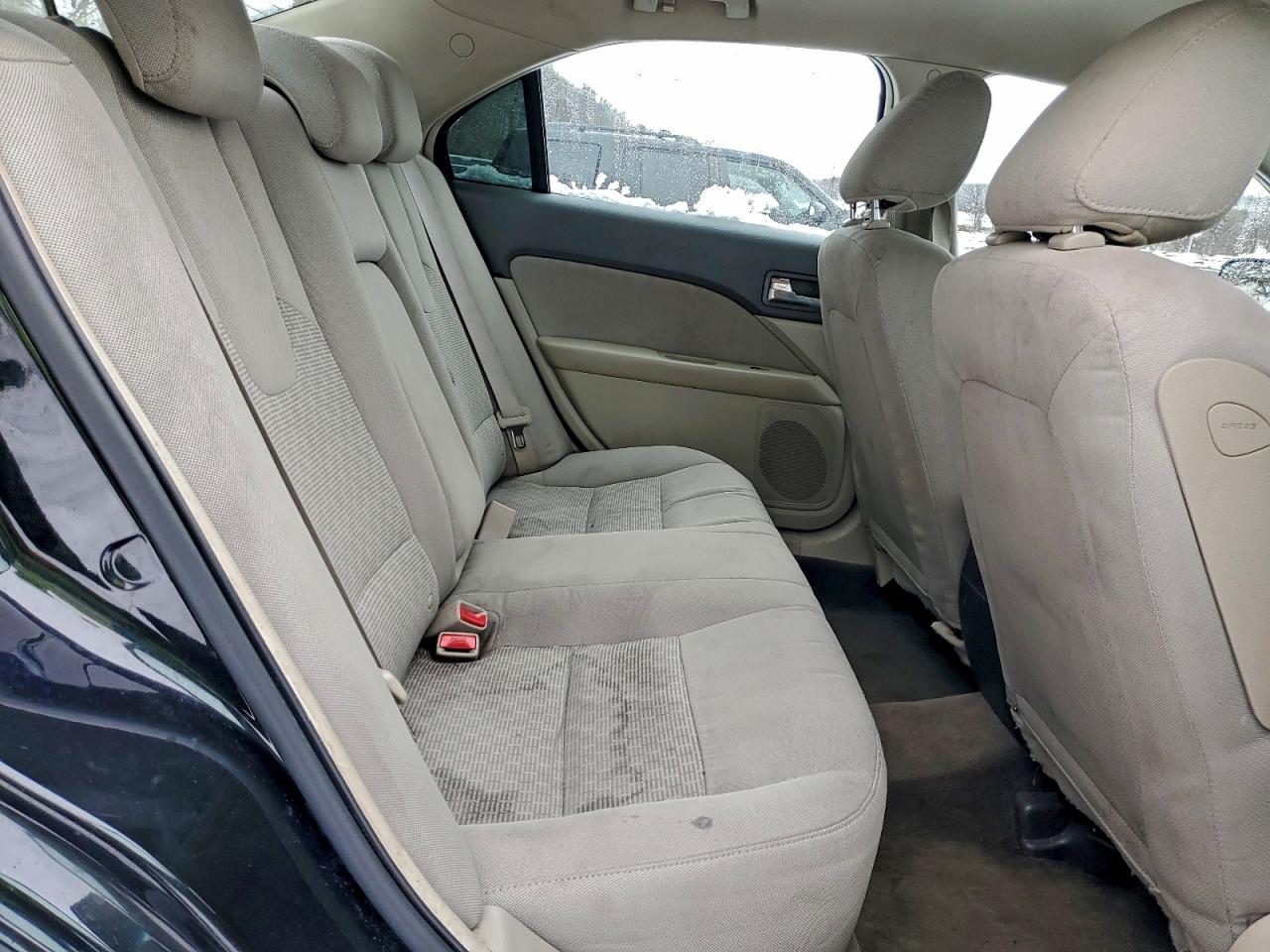 Ford Fusion S Image 5