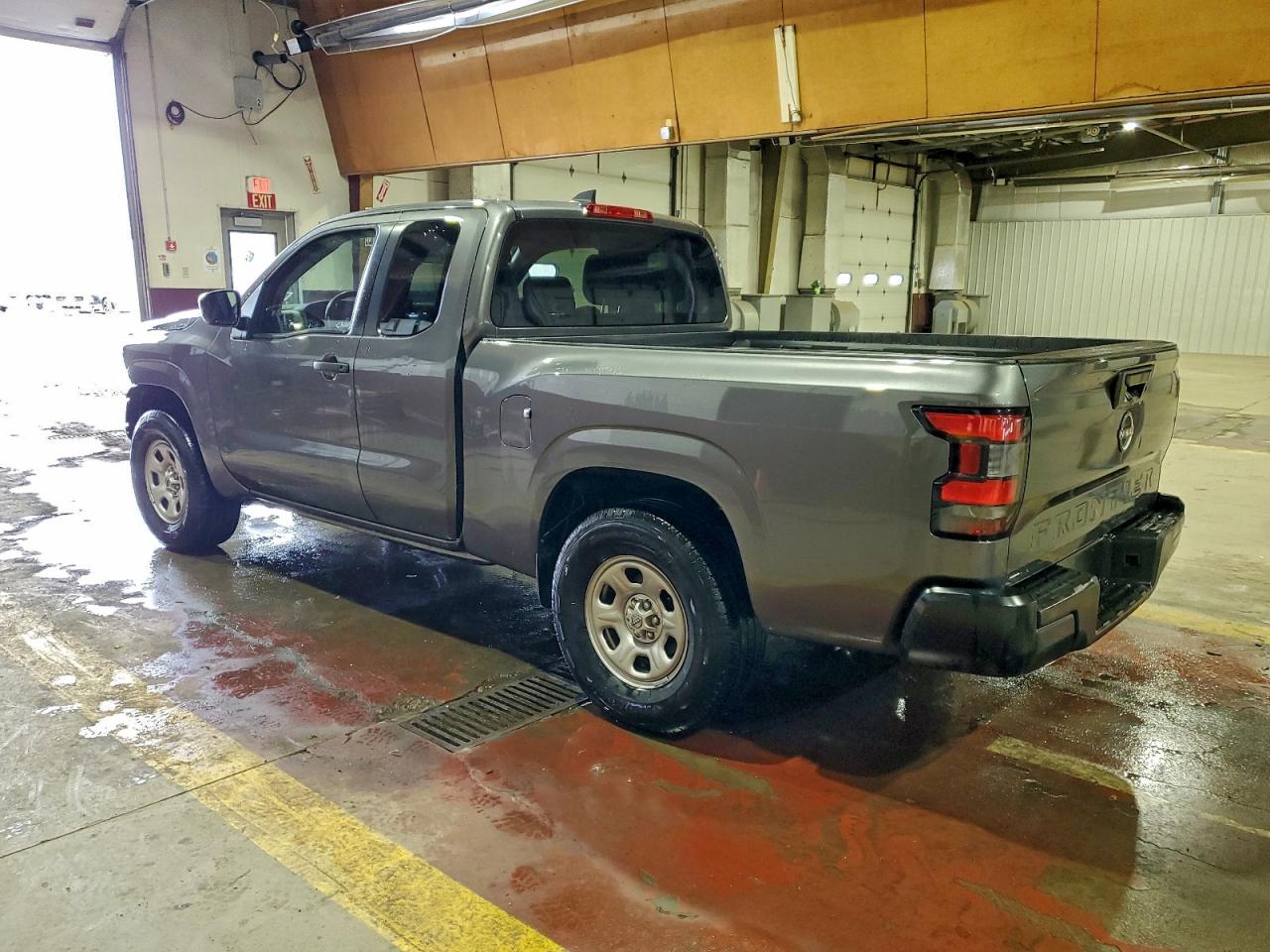 Nissan Frontier S Image 8