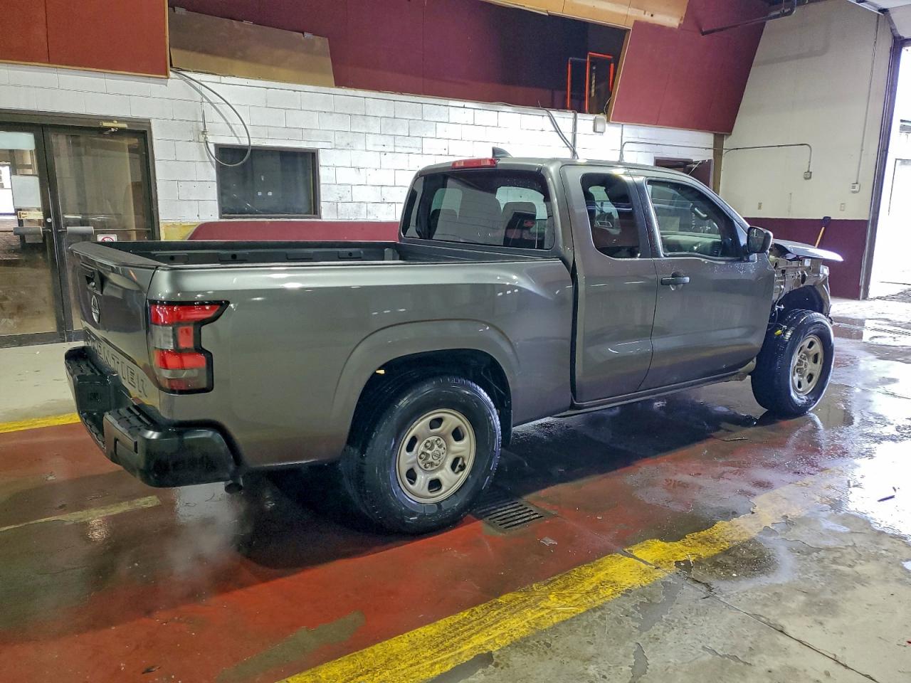 Nissan Frontier S Image 13