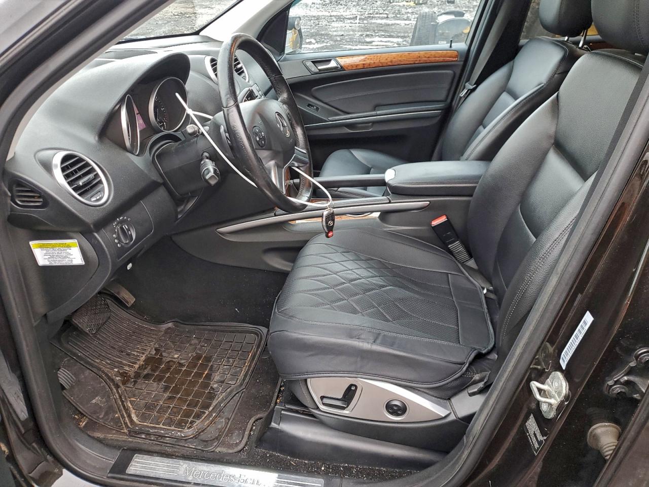 Mercedes-Benz M-Class 350 Image 9