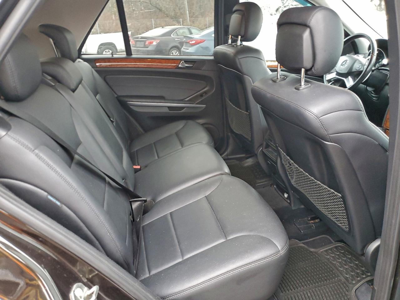 Mercedes-Benz M-Class 350 Image 13