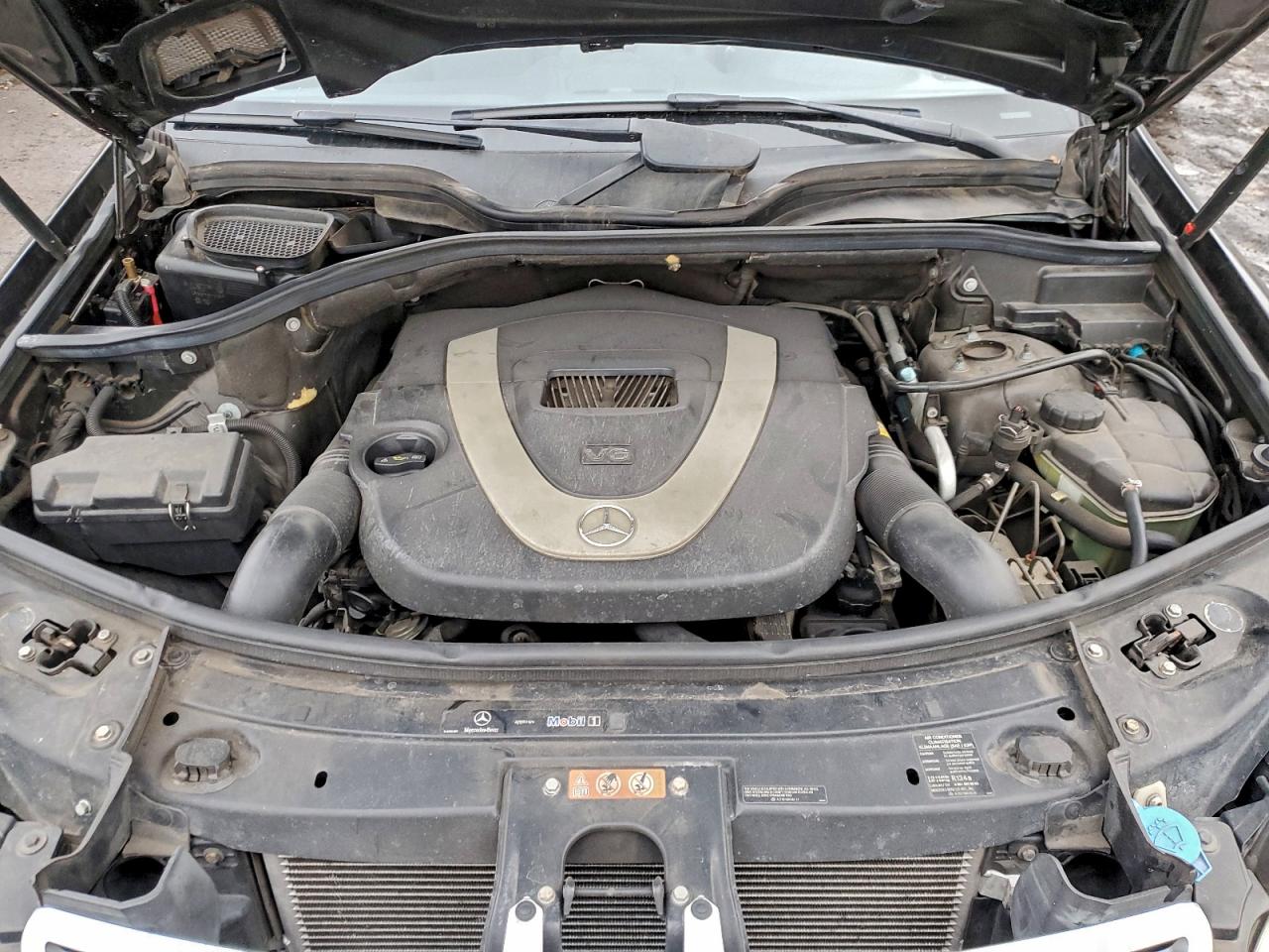 Mercedes-Benz M-Class 350 Image 12