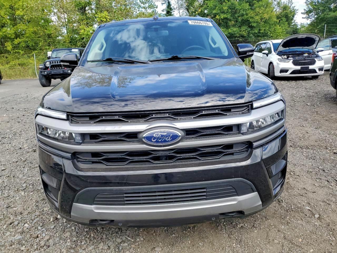 Ford Expedition Xlt Image 7