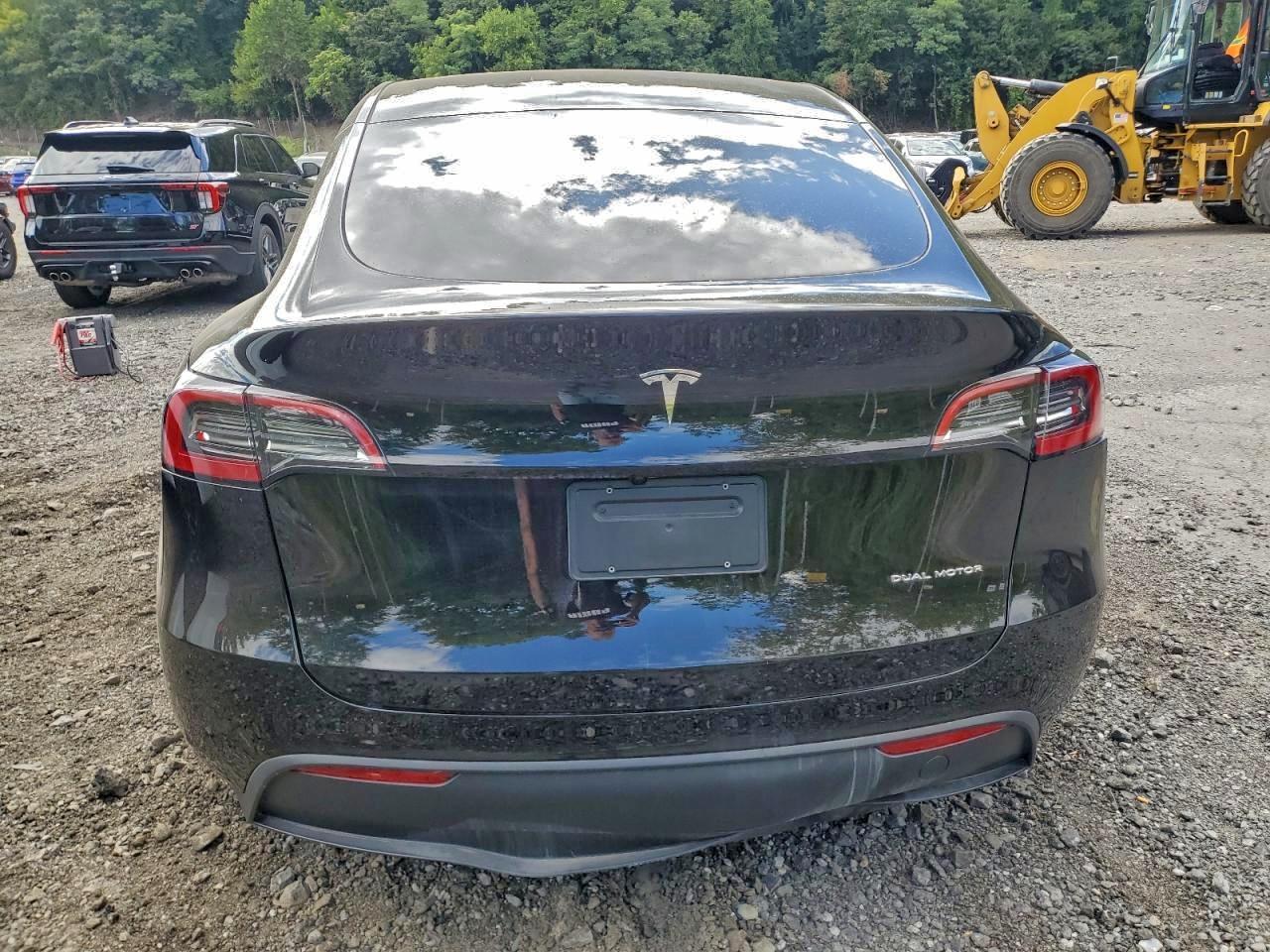 Tesla Model Y Image 5