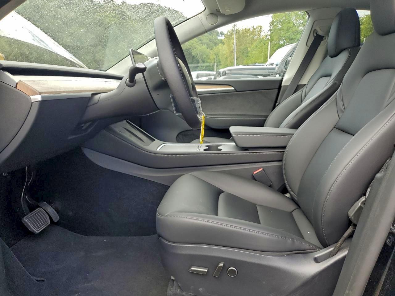 Tesla Model Y Image 2