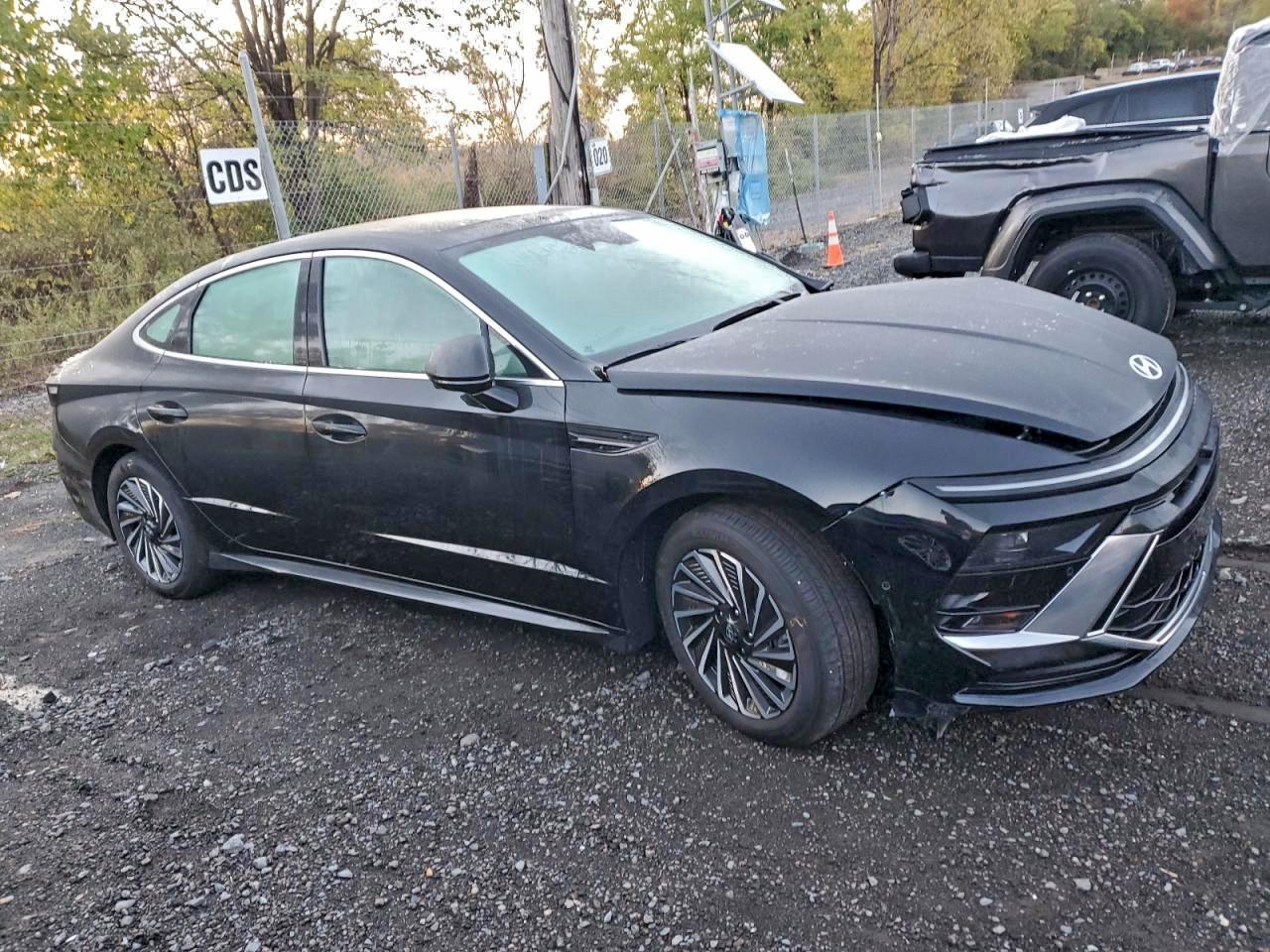 Hyundai SONATA Hybrid Image 10