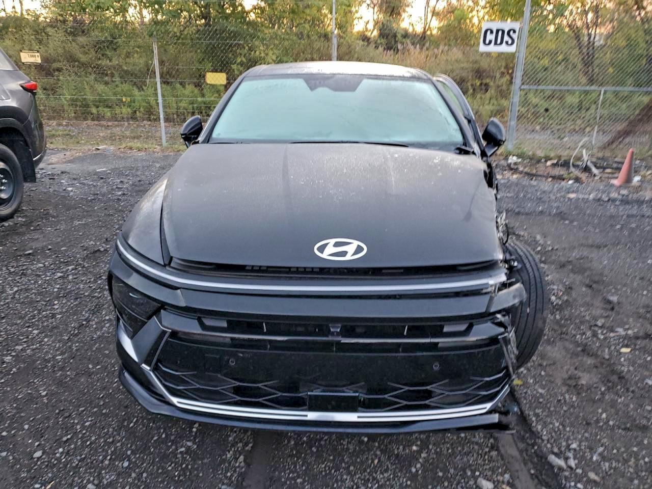 Hyundai SONATA Hybrid Image 5