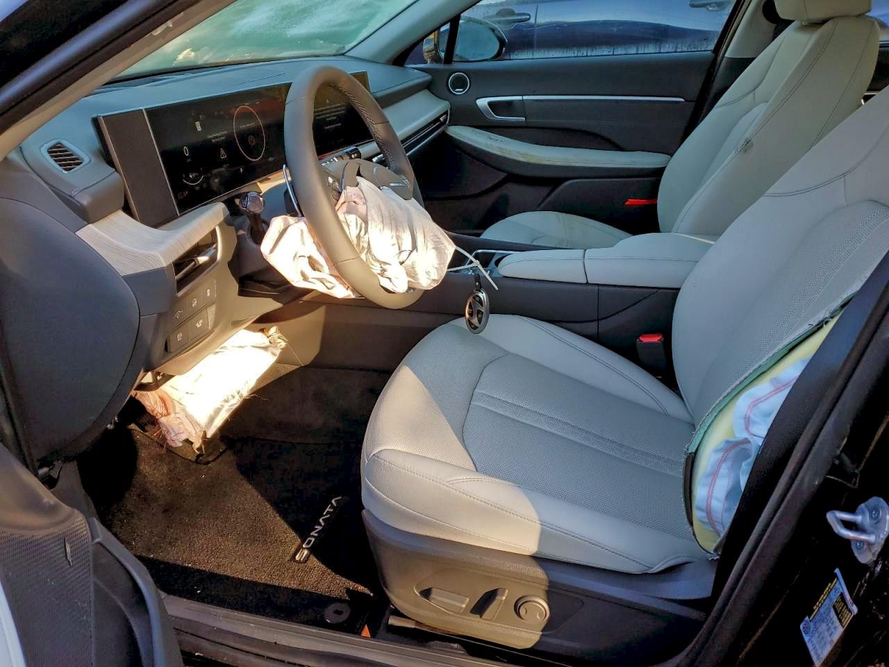 Hyundai SONATA Hybrid Image 8