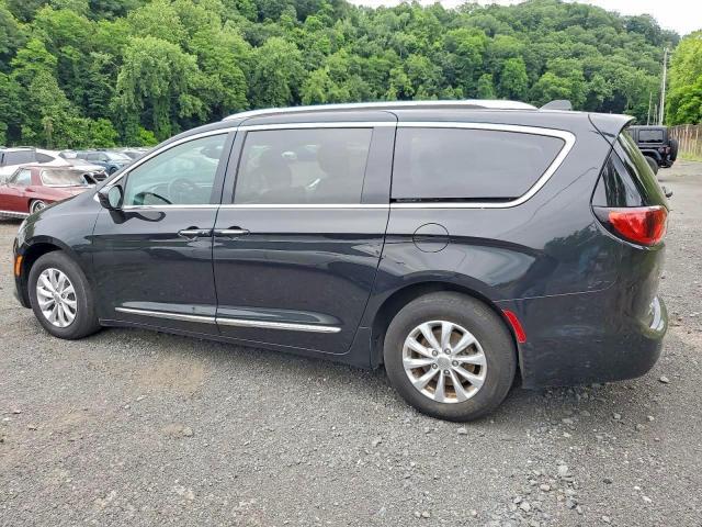 Chrysler Pacifica Touring L Image 2