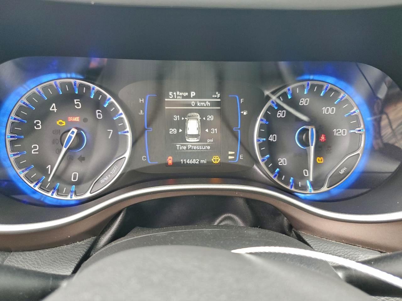 Chrysler Pacifica Touring L Image 12