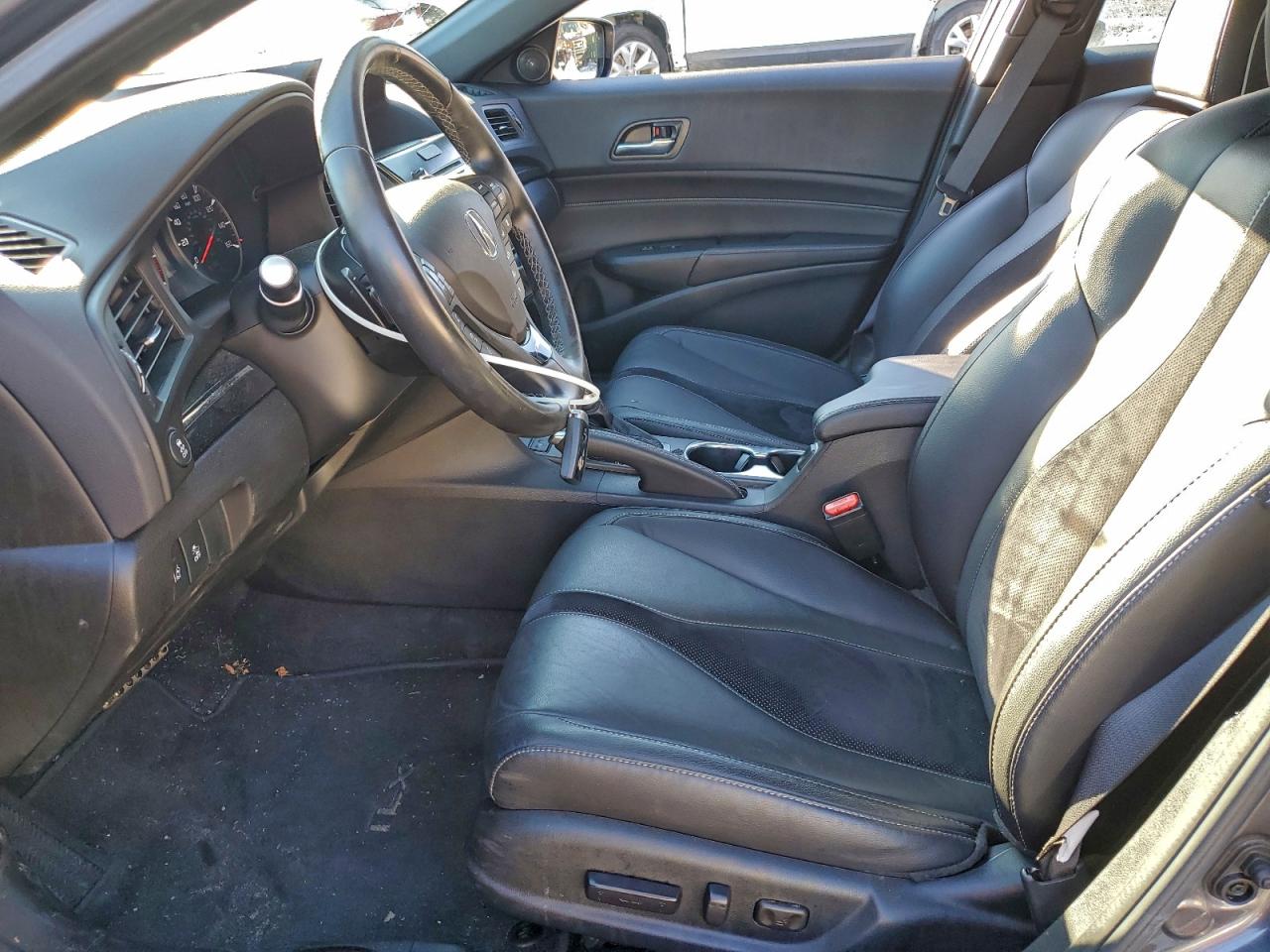 Acura ILX Premium A-spec Image 5