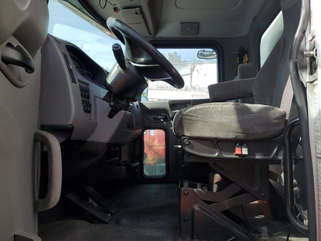 Peterbilt 337 Image 10