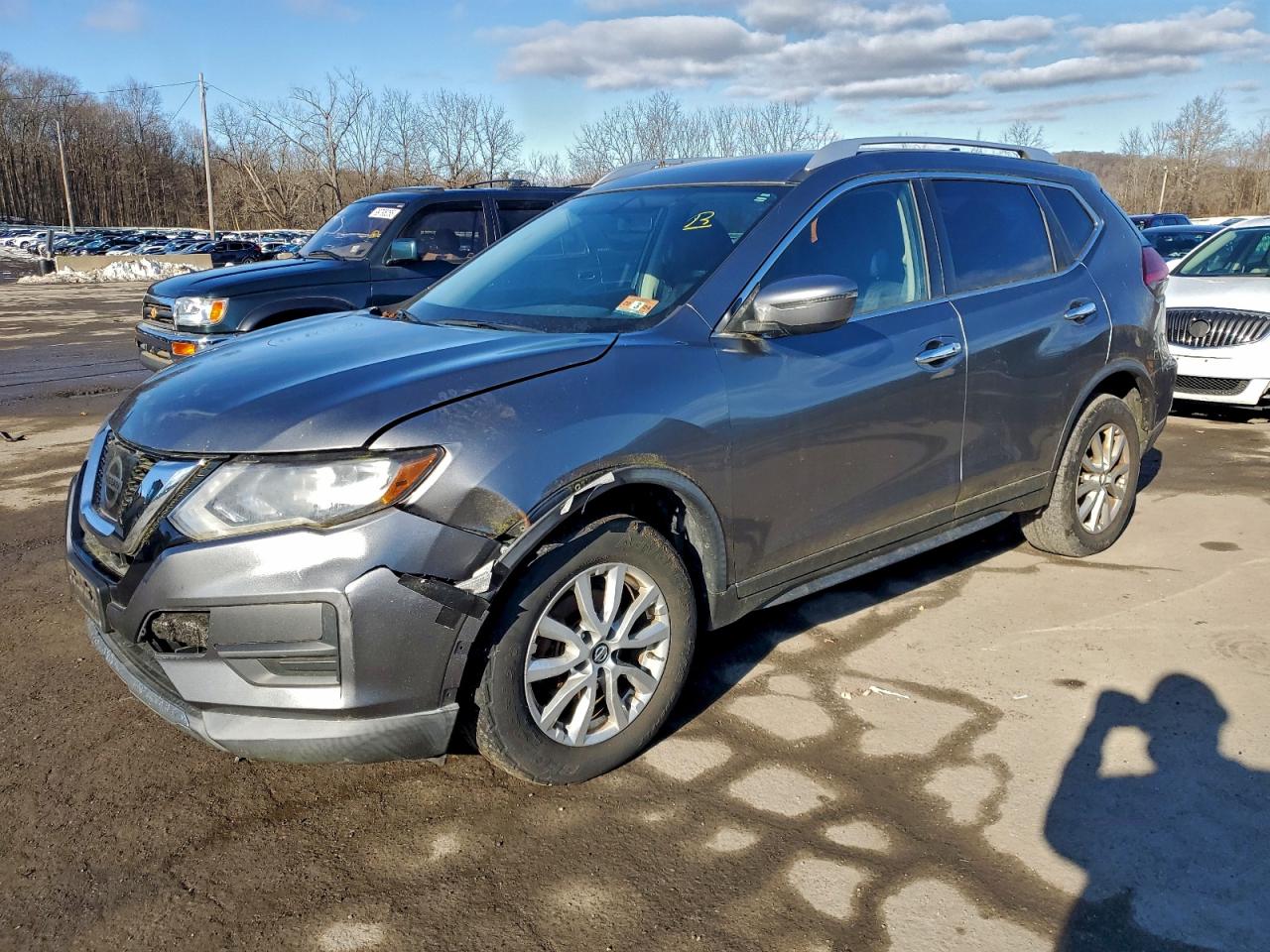 Nissan Rogue S Image 1